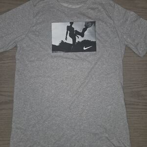Nike Heather Gray Graphic BOYS XL Tee